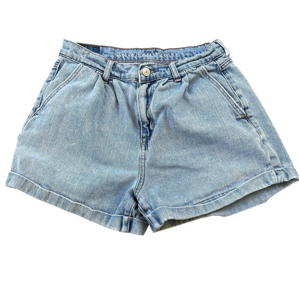 American Eagle Outfitters Mom Shorts.  Size 2